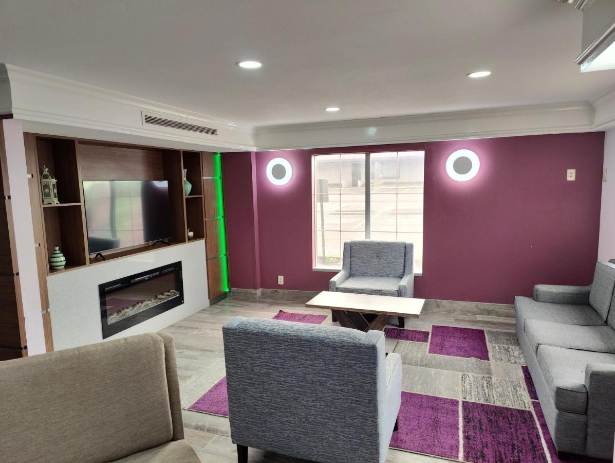 La Quinta Inn By Wyndham Kansas City Ленекса Екстериор снимка