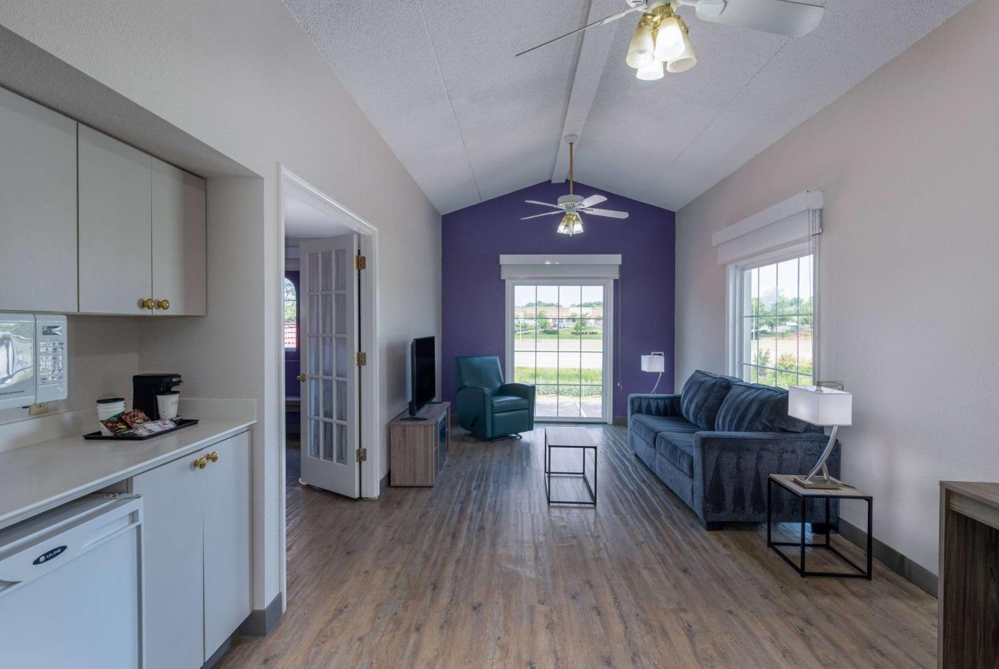 La Quinta Inn By Wyndham Kansas City Ленекса Екстериор снимка