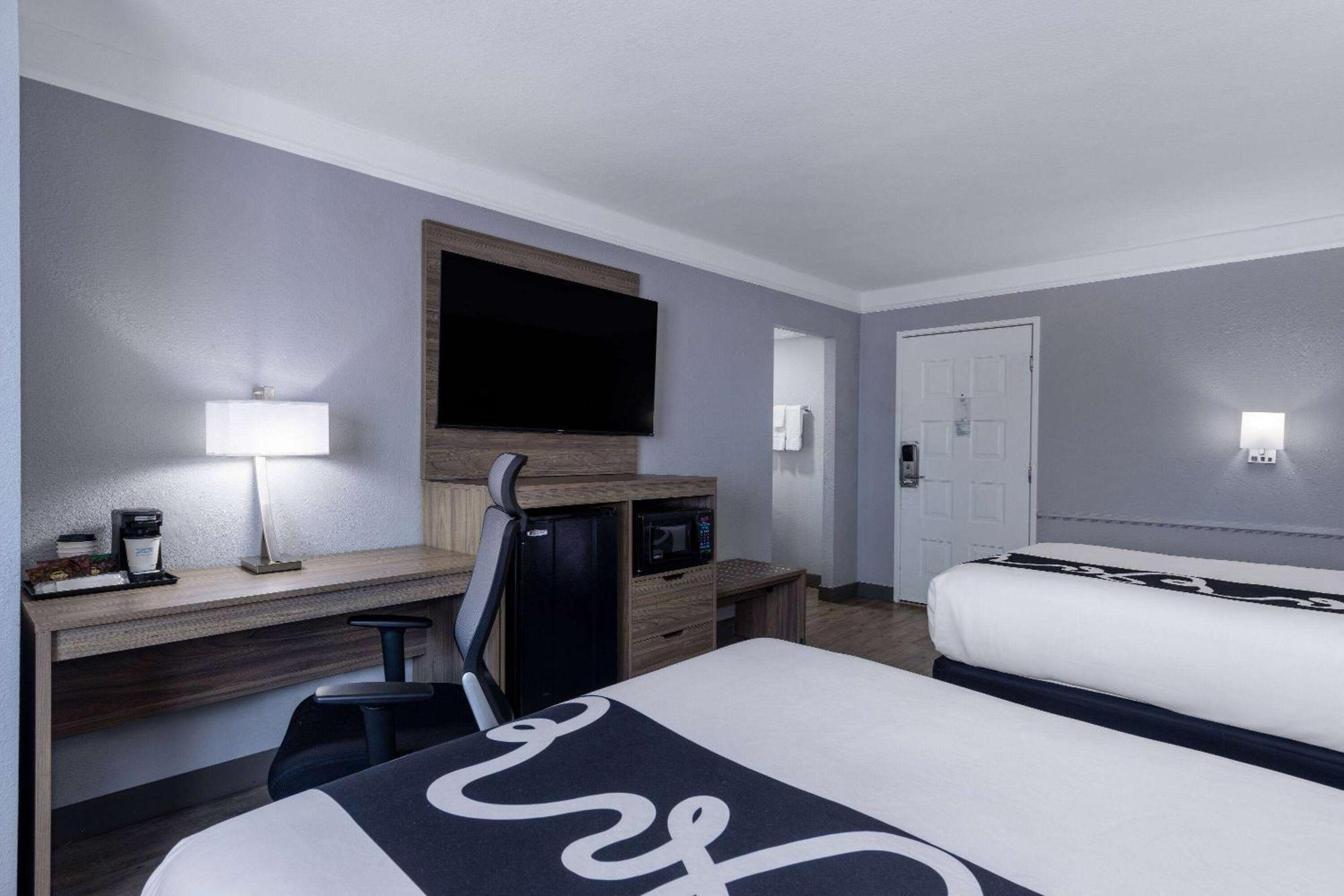 La Quinta Inn By Wyndham Kansas City Ленекса Екстериор снимка