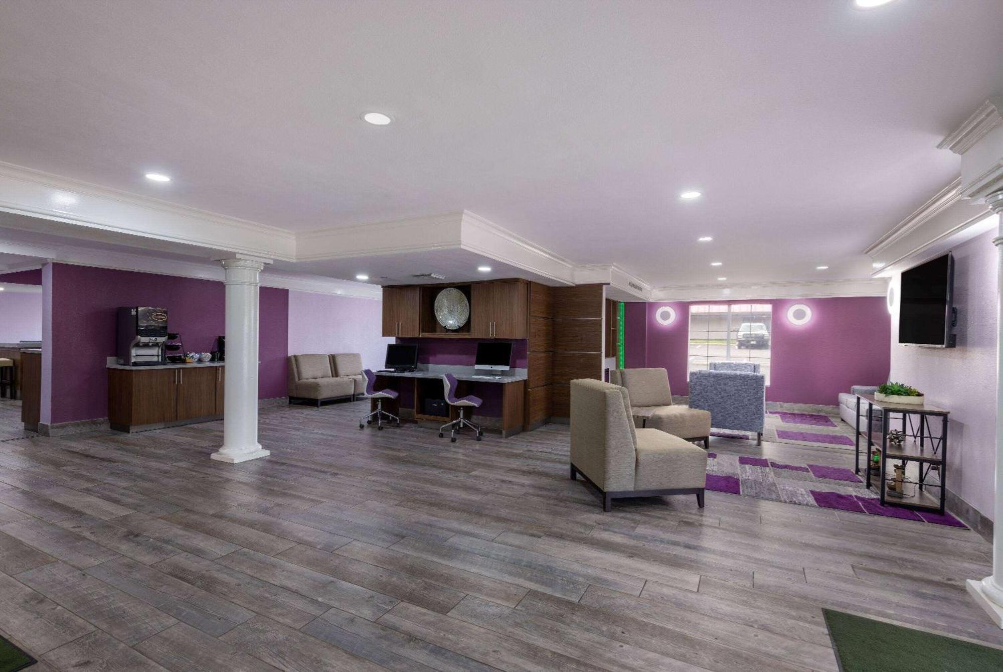 La Quinta Inn By Wyndham Kansas City Ленекса Екстериор снимка
