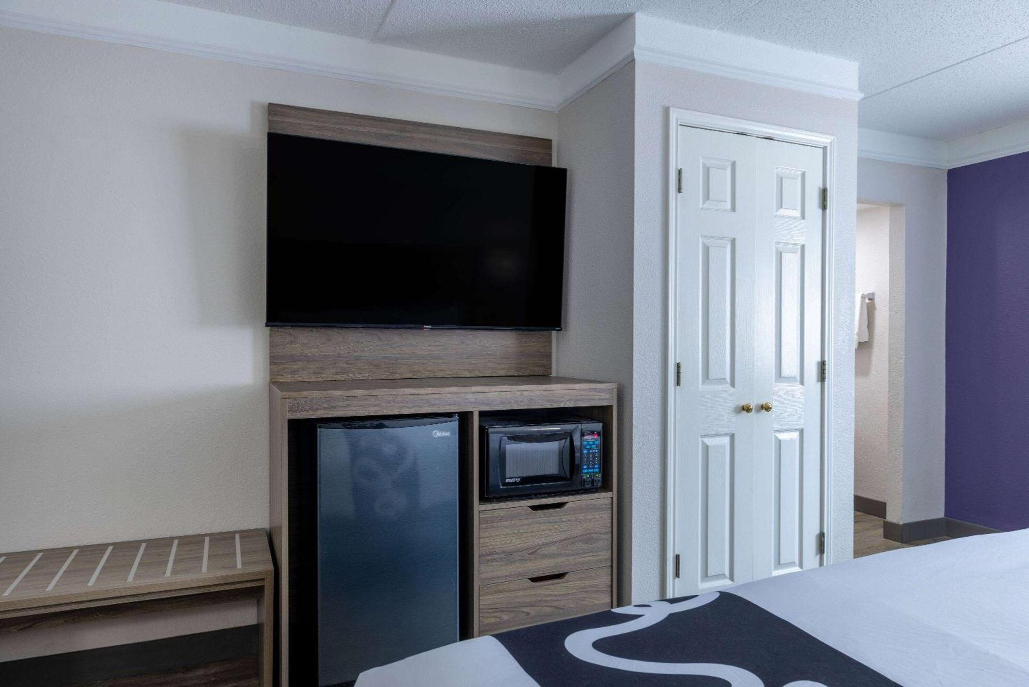 La Quinta Inn By Wyndham Kansas City Ленекса Екстериор снимка