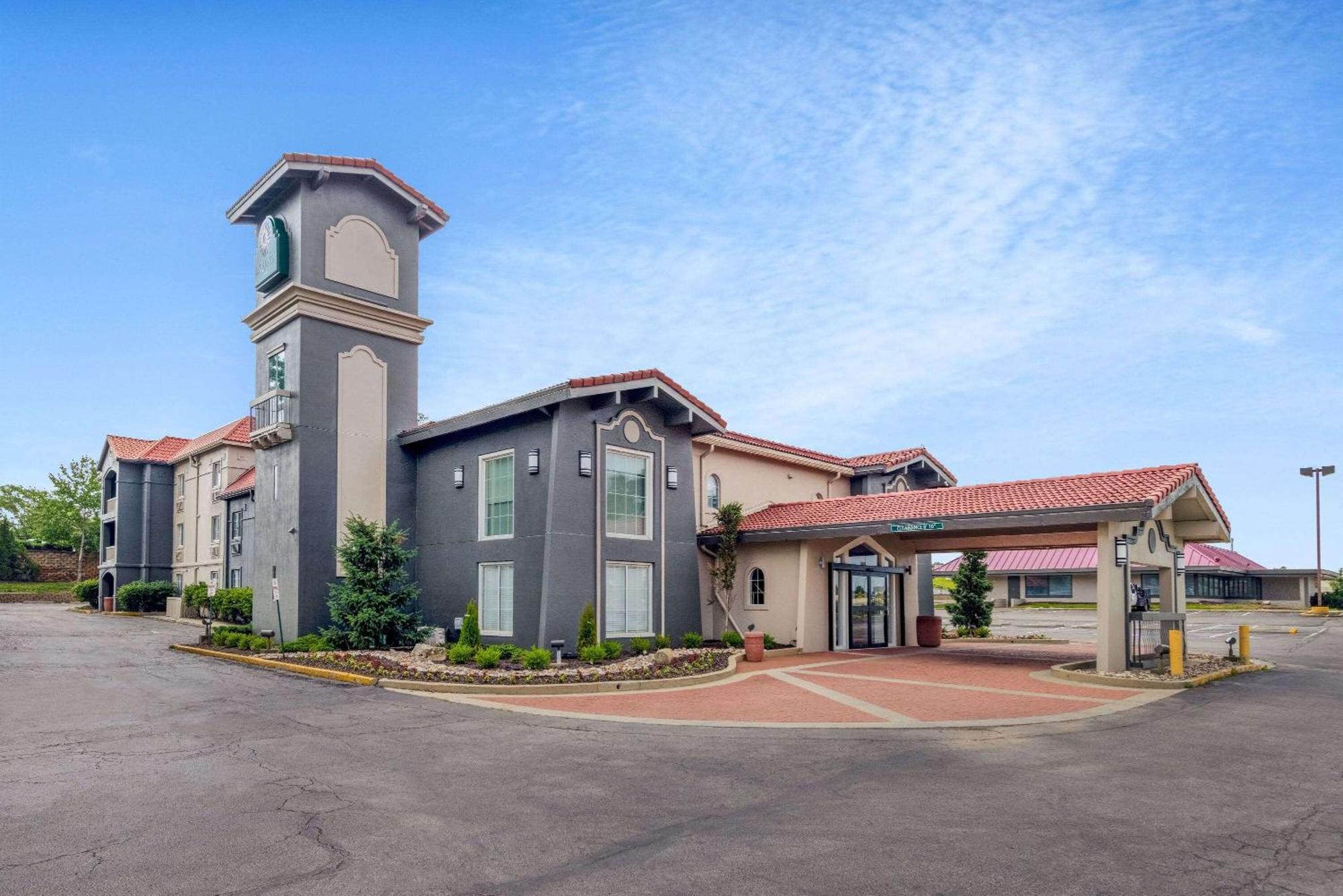 La Quinta Inn By Wyndham Kansas City Ленекса Екстериор снимка